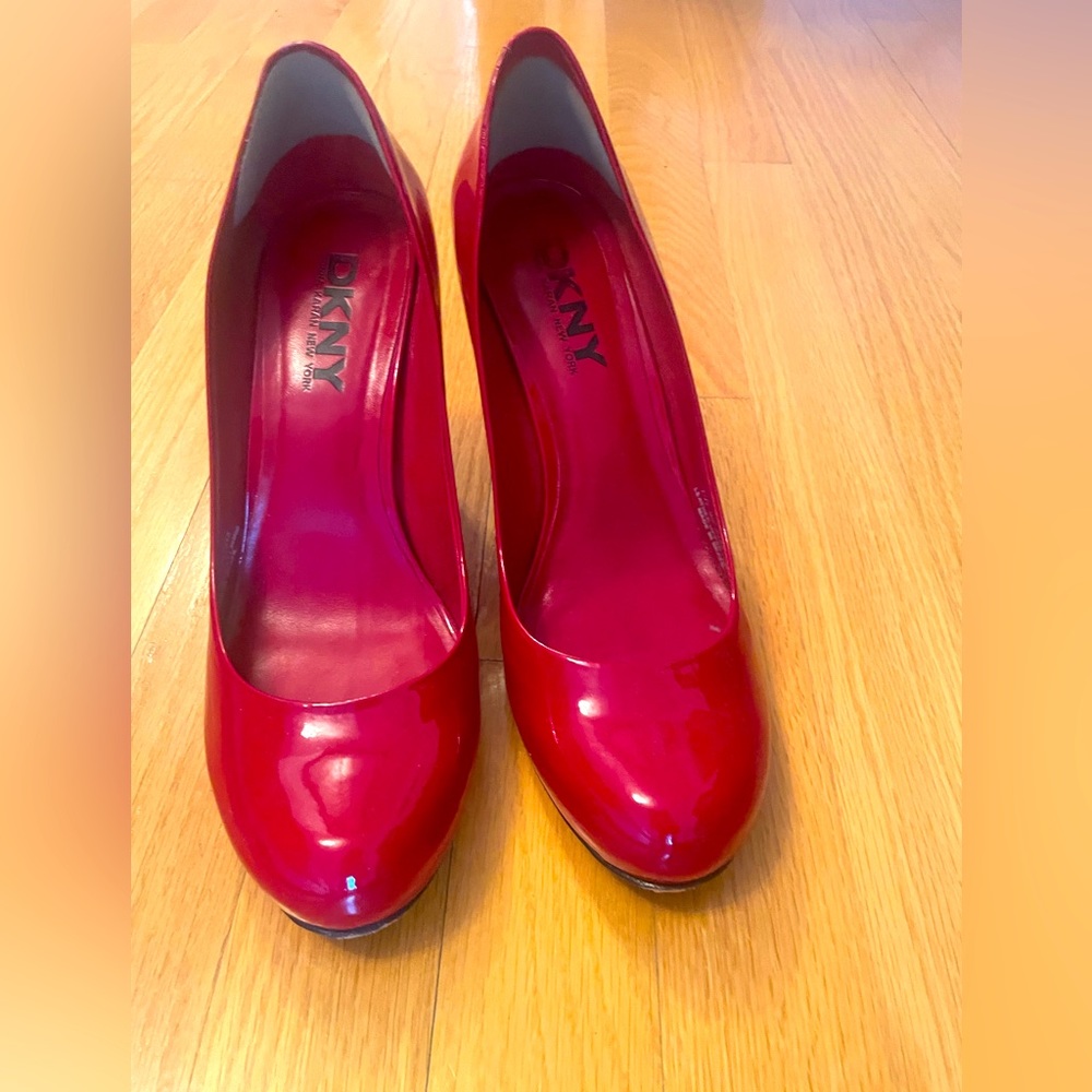 DKNY Red patent leather pumps. Great condition, size 7.5- wear anytime👠